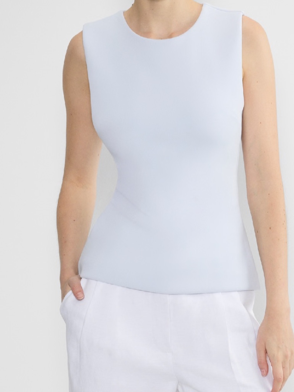 NWT Aritzia Light Blue Glimmer Recap FigureKnit Sleeveless Blouse Size Medium - Picture 9 of 12